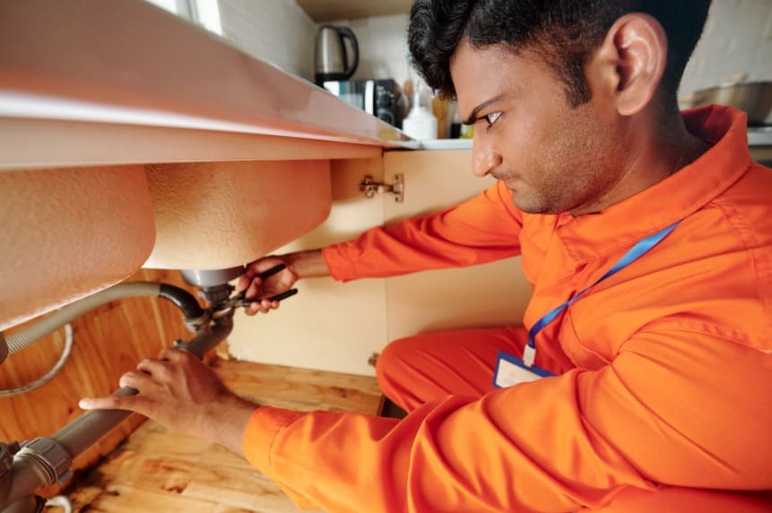 Calling a Professional Plumber vs DIY Plumbing Fixes: Which Option is Best for You?